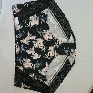 NWT Cacique Full Brief With Lace Trim Panty